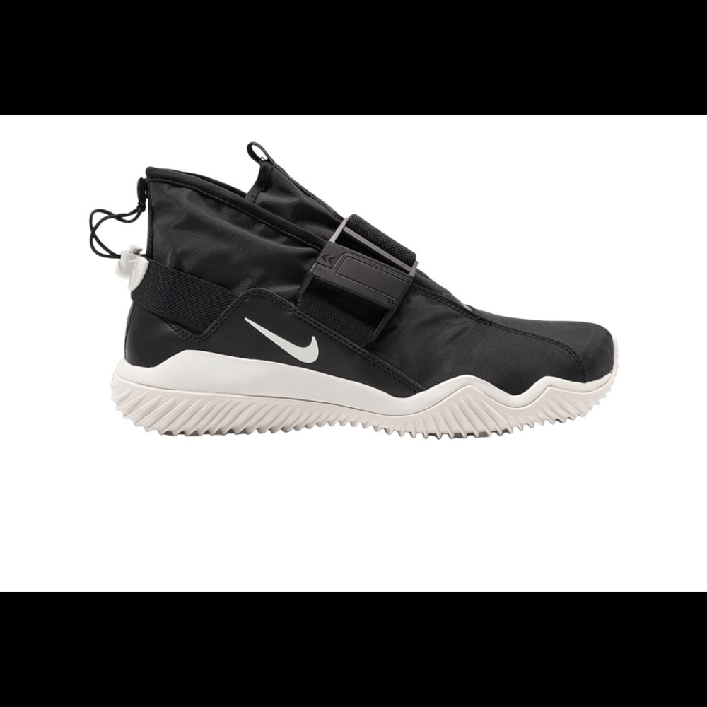 Nike Komyuter Black & White